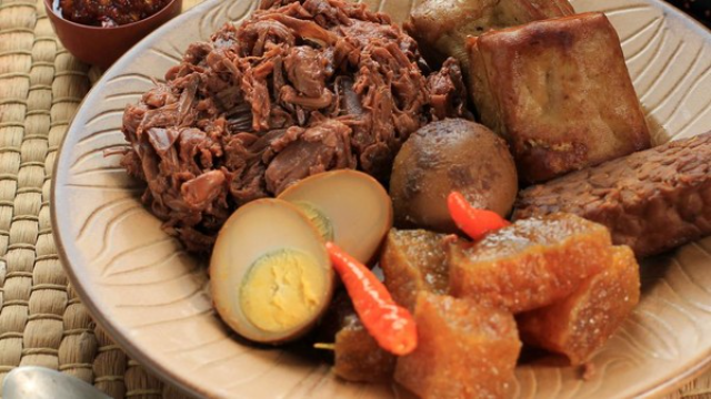 Menyelami Cita Rasa Autentik Gudeg Jogja